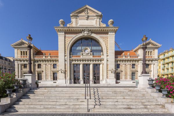 Photographie d'architecture : Gare du Sud des Chemins de fer de Provence. Façade