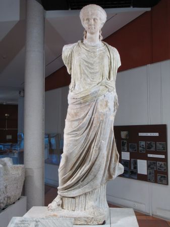 Statue : Statue d'Antonia Minor