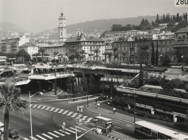 Photographie : Gare routière de Nice.